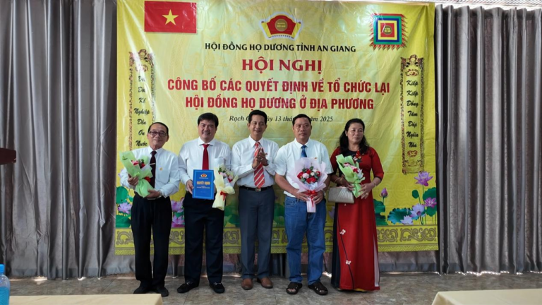 Dương Văn Chinh – 30 năm nặng tình với Dòng tộc